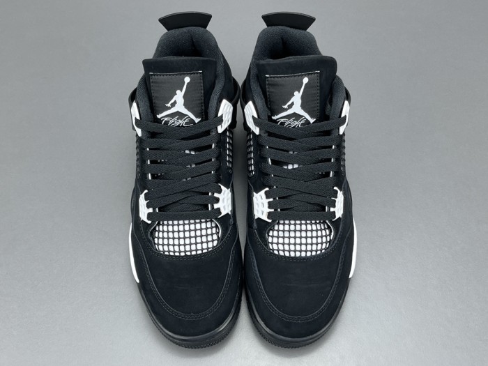 4's Retro White Thunder