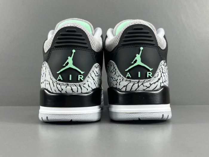 3's Retro Green Glow