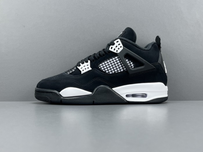 4's Retro White Thunder