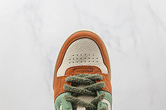 Match Low-Top White With Orange/Green