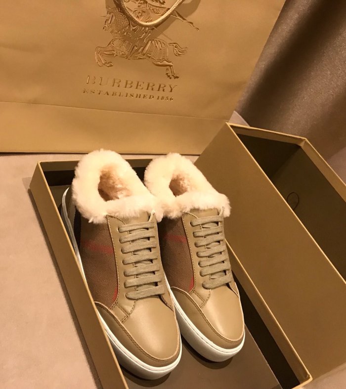 Burberry Women Shoes size 35-40