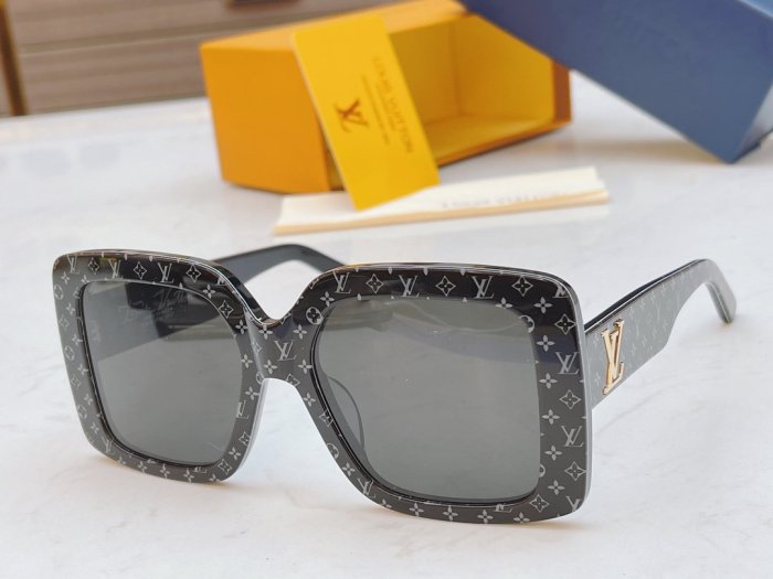 LOUIS VUITTON Sunglasses