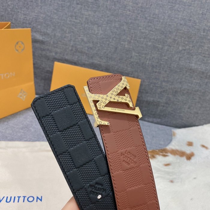 LOUIS VUITTON Belt