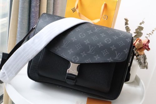 LOUIS VUITTON bags