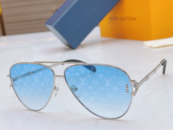 LOUIS VUITTON Sunglasses