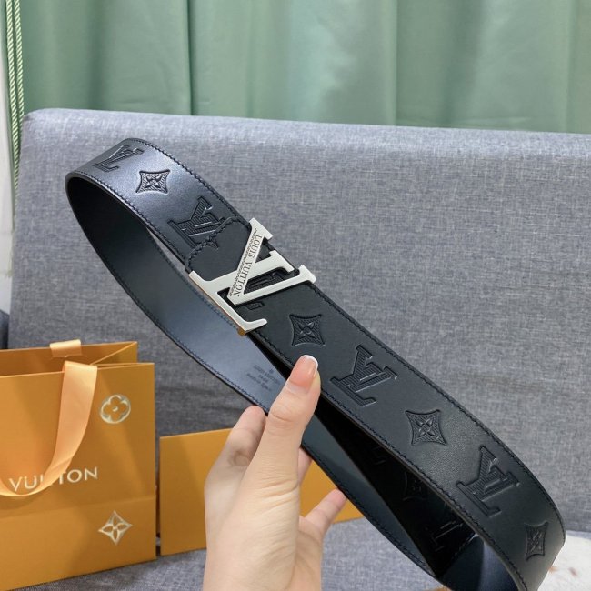 LOUIS VUITTON Belt