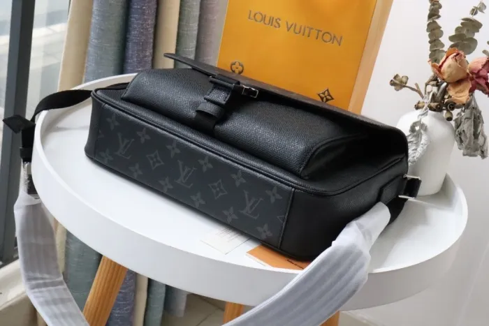 LOUIS VUITTON bags