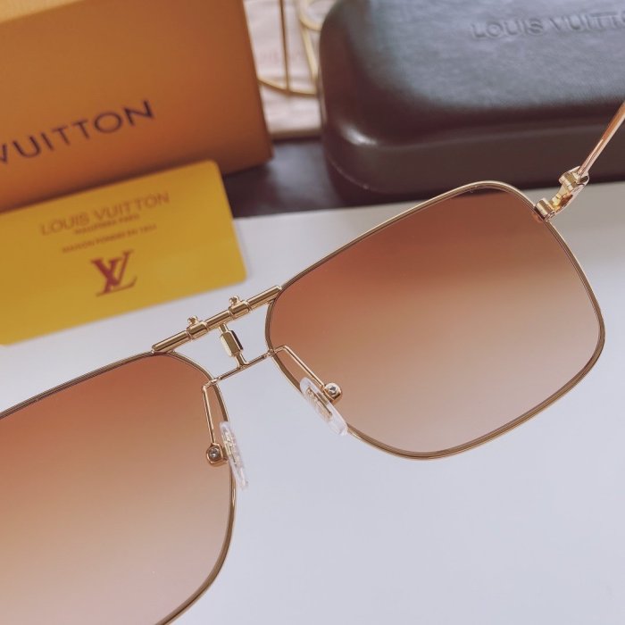 LOUIS VUITTON Sunglasses