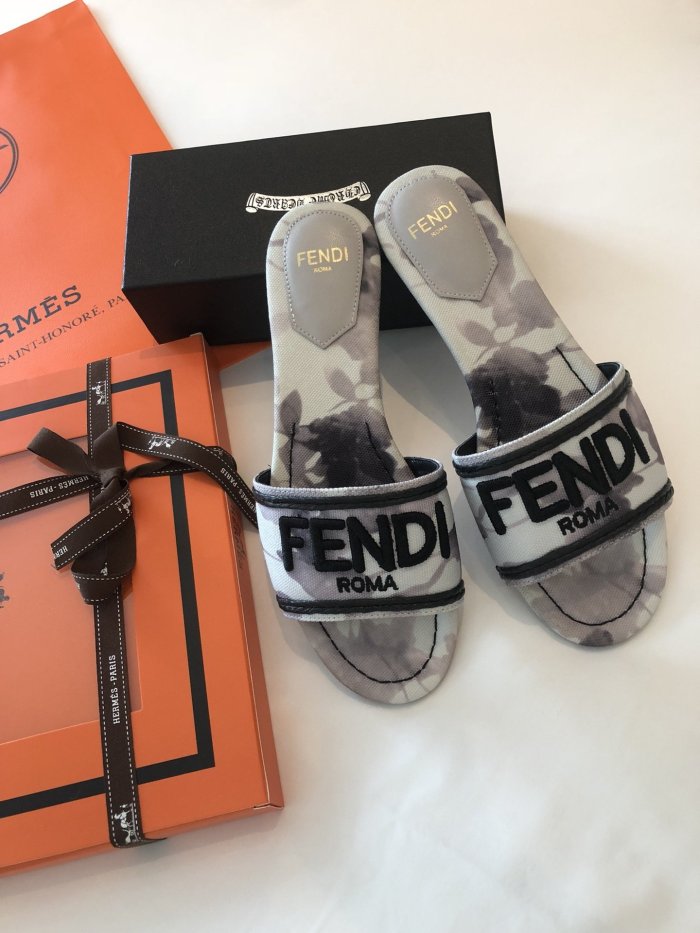 Fendi Women Shoes size 35-41