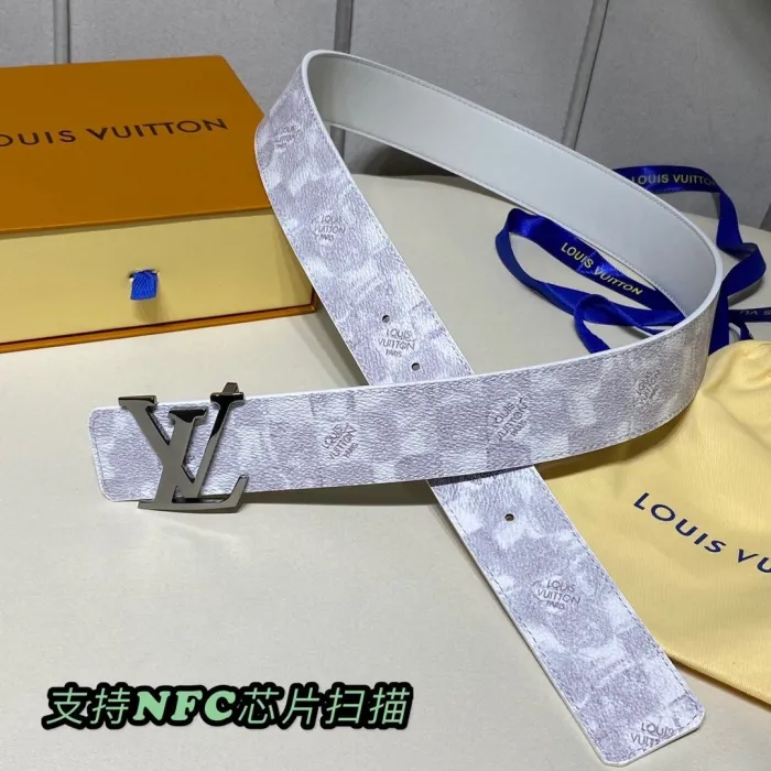 LOUIS VUITTON Belt