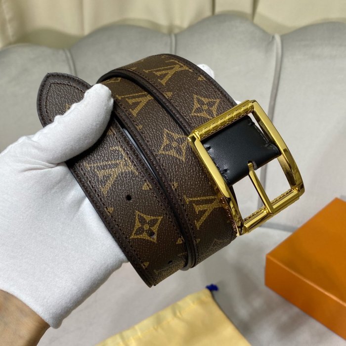 LOUIS VUITTON Belt