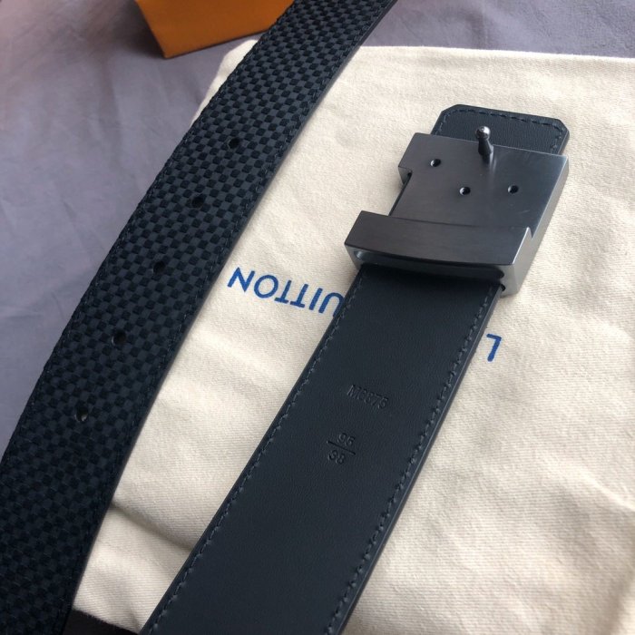 LOUIS VUITTON Belt