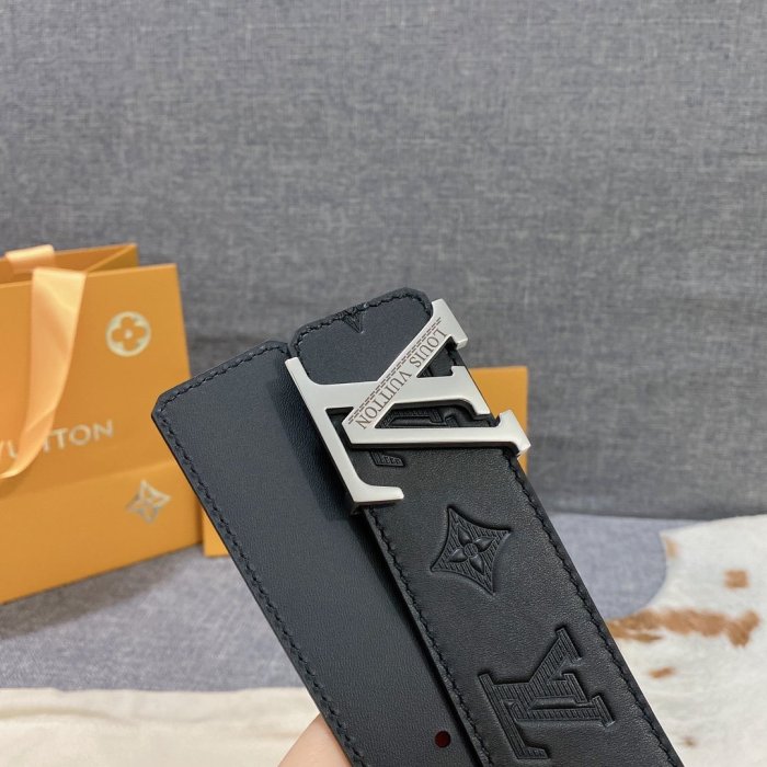 LOUIS VUITTON Belt