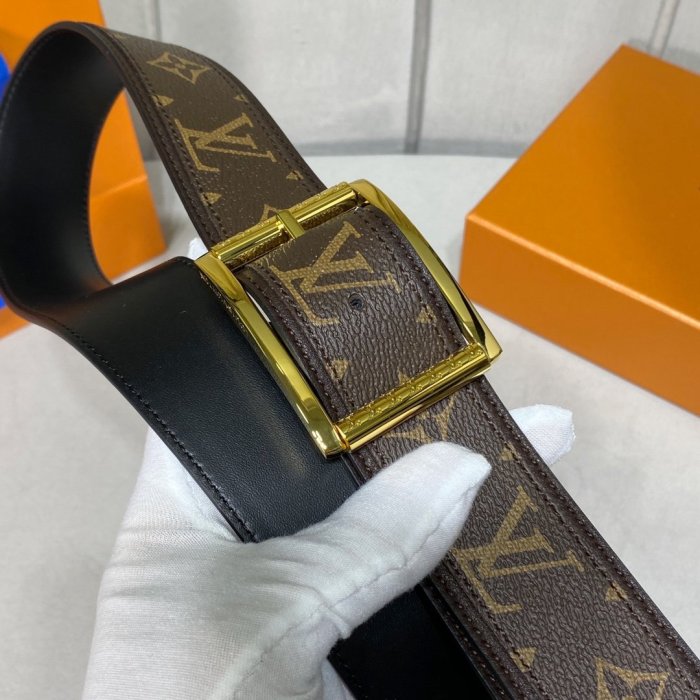 LOUIS VUITTON Belt