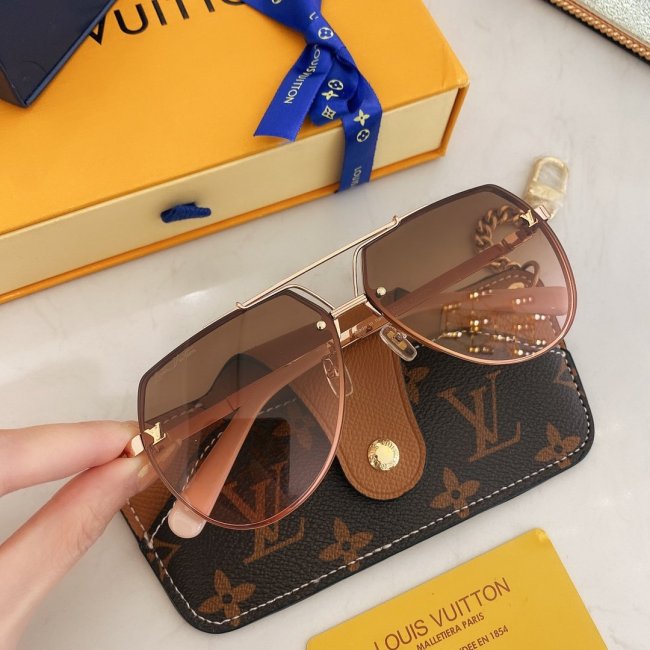 LOUIS VUITTON Sunglasses