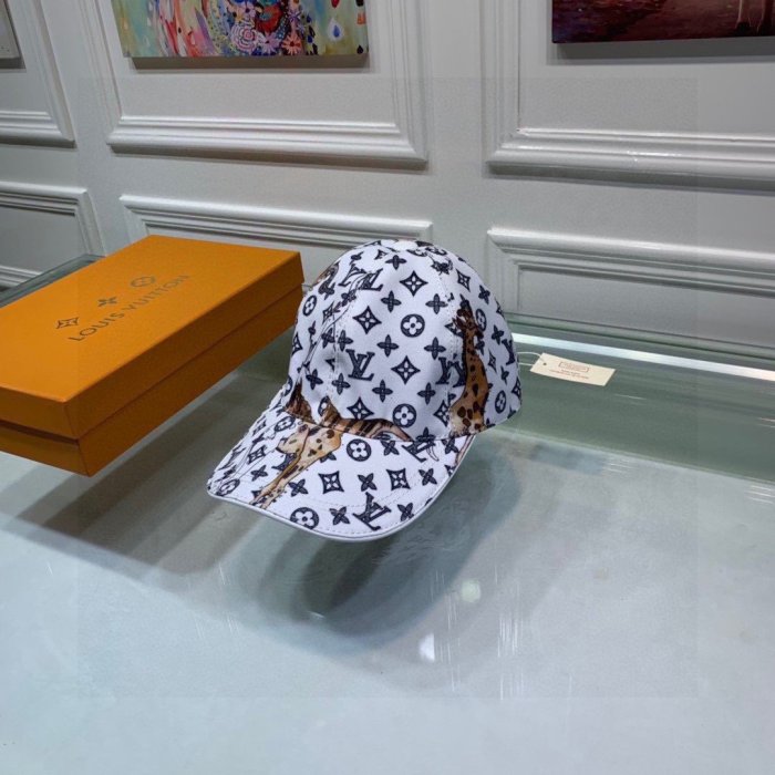 LOUIS VUITTON Hats