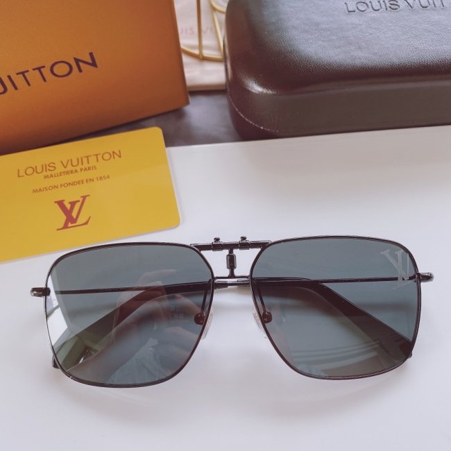 LOUIS VUITTON Sunglasses