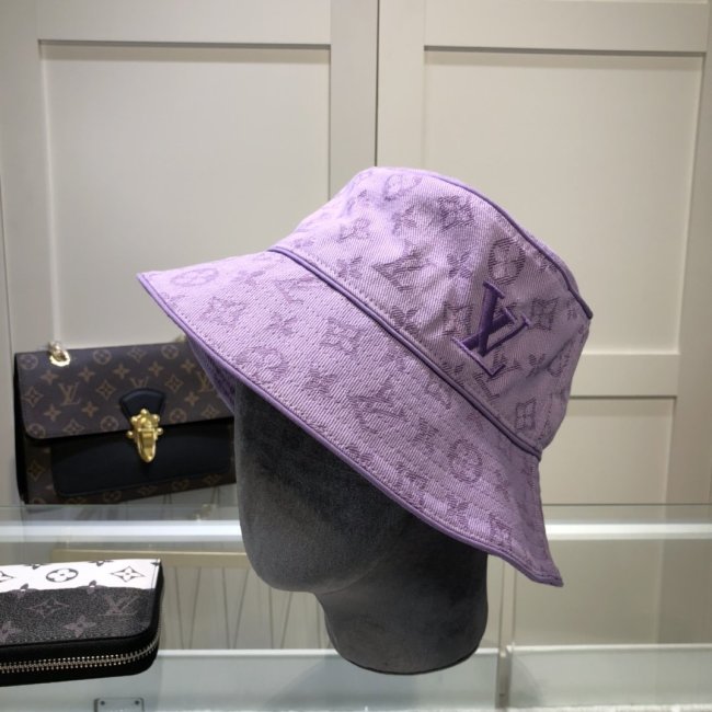 LOUIS VUITTON Hats