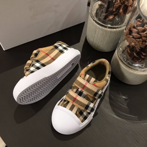 Burberry men sneaker eur size 26-35