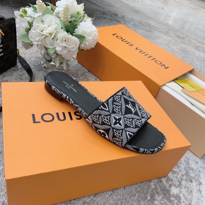 LOUIS VUITTON size 35-40