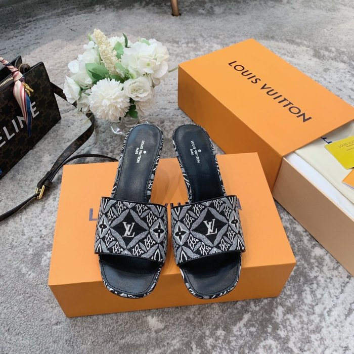 LOUIS VUITTON size 35-40