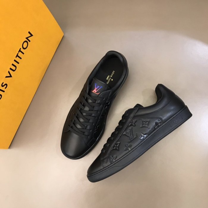 LOUIS VUITTON men sneaker eur size 39-44