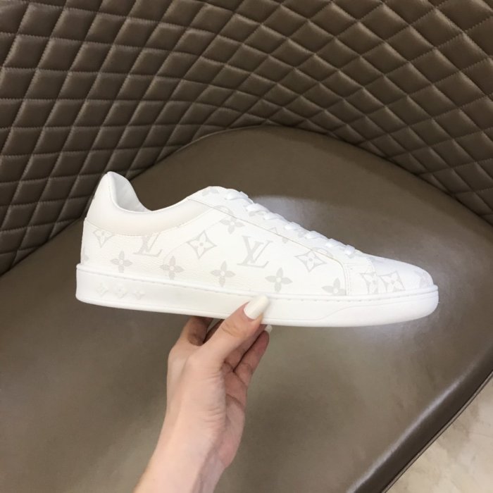 LOUIS VUITTON men sneaker eur size 38-44