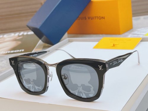 LOUIS VUITTON Sunglasses