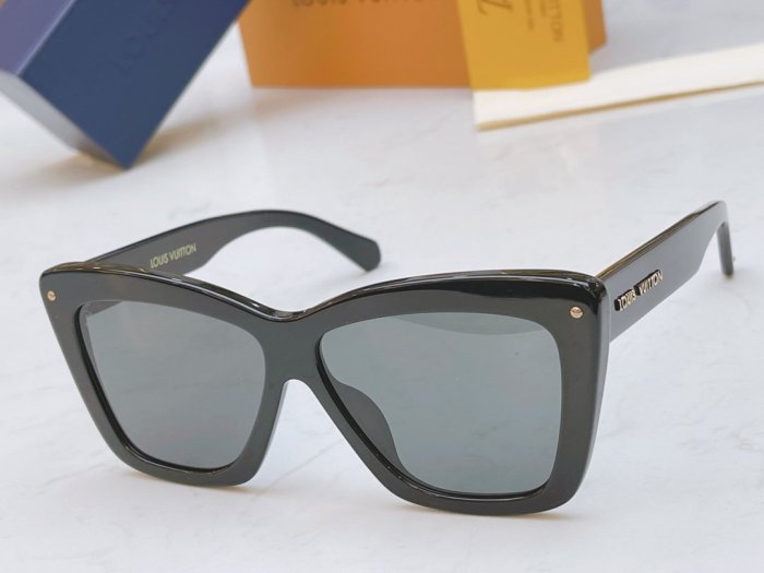 LOUIS VUITTON Sunglasses