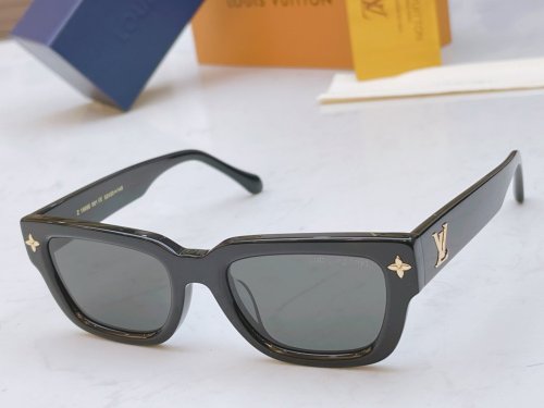 LOUIS VUITTON Sunglasses