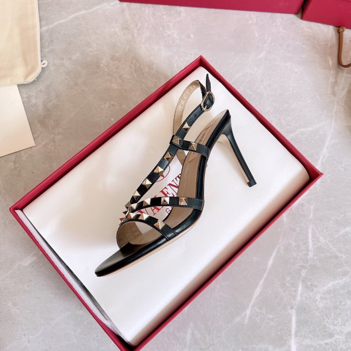 Valentino Women Shoes size 35-39 8CM