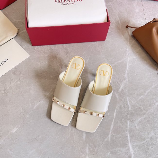 Valentino Women Shoes size 35-39 7CM