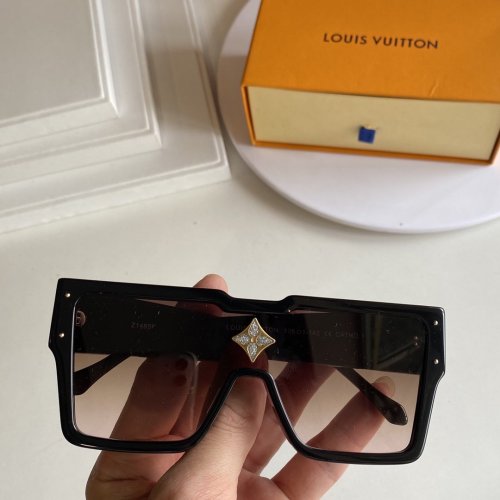 LOUIS VUITTON Sunglasses