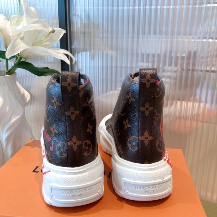 LOUIS VUITTON Women Shoes size 35-40