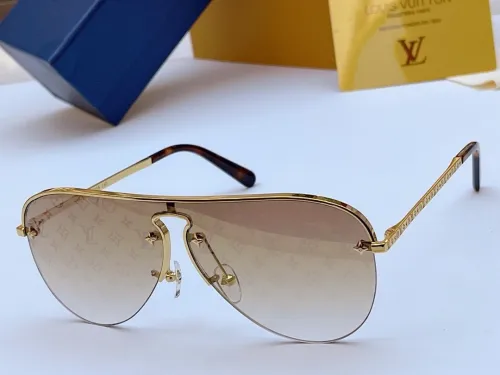 LOUIS VUITTON Sunglasses