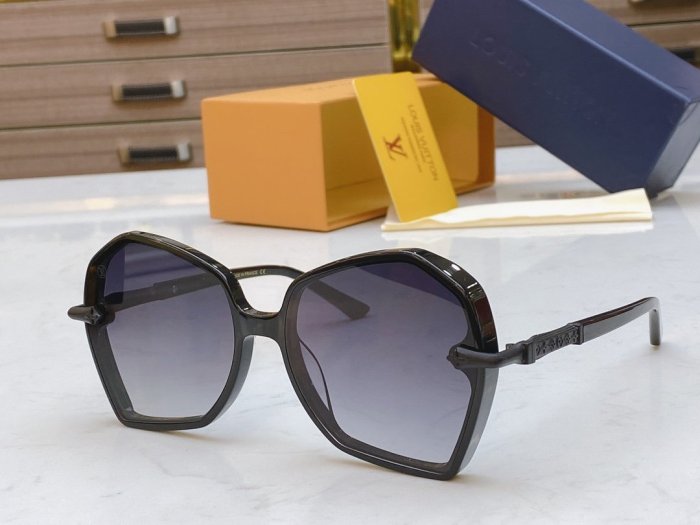 LOUIS VUITTON Sunglasses