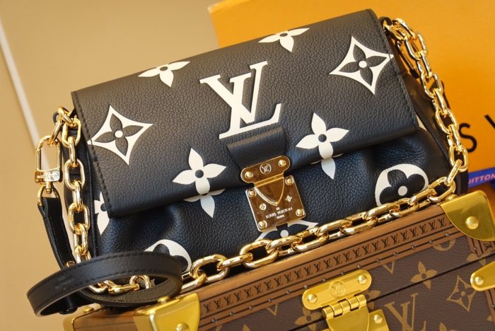 LOUIS VUITTON bags