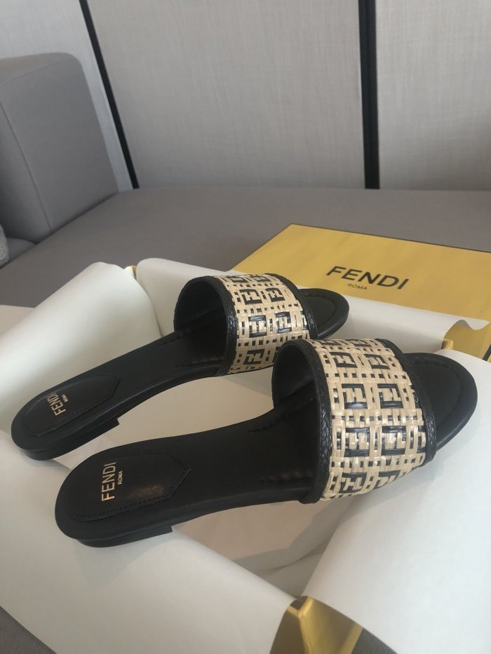 Fendi Women Shoes size 35-41