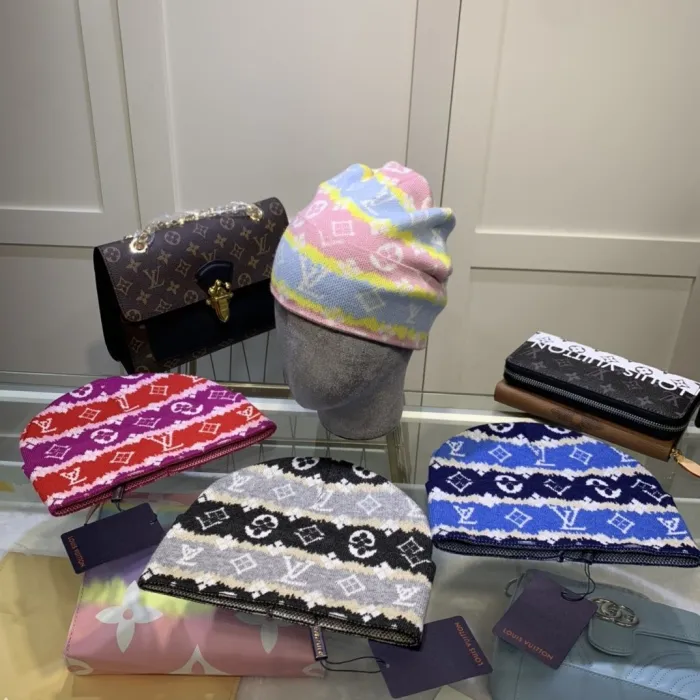 LOUIS VUITTON Hats