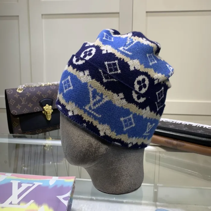 LOUIS VUITTON Hats