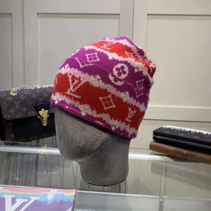 LOUIS VUITTON Hats