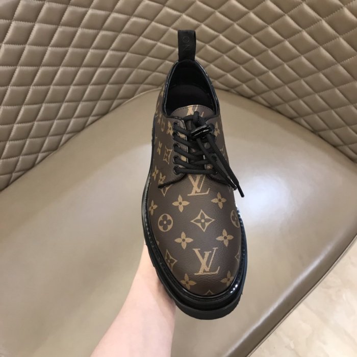 LOUIS VUITTON men sneaker eur size 38-44