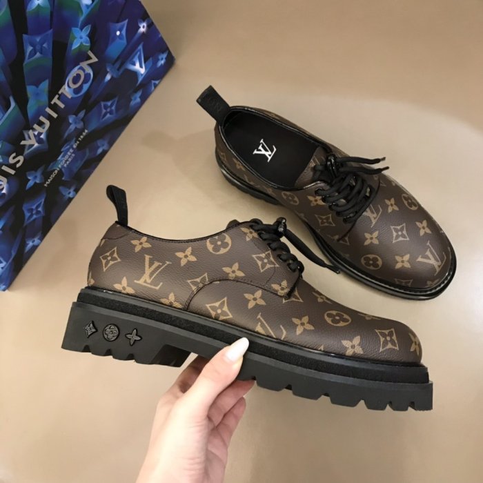 LOUIS VUITTON men sneaker eur size 38-44