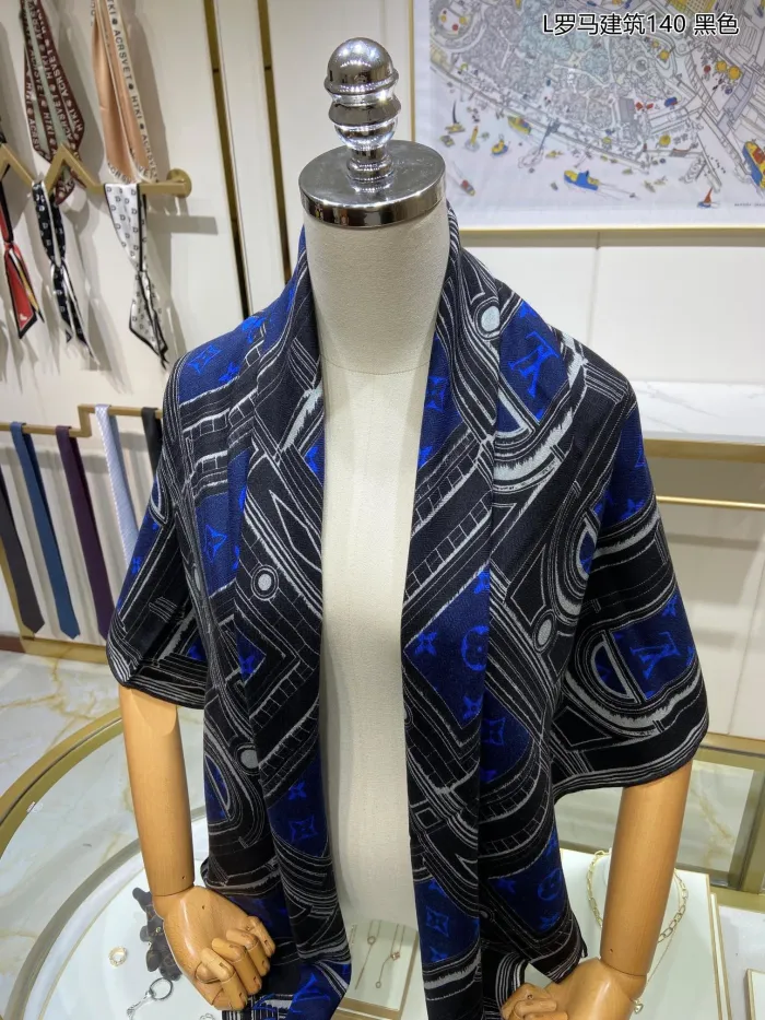 LOUIS VUITTON Scarves