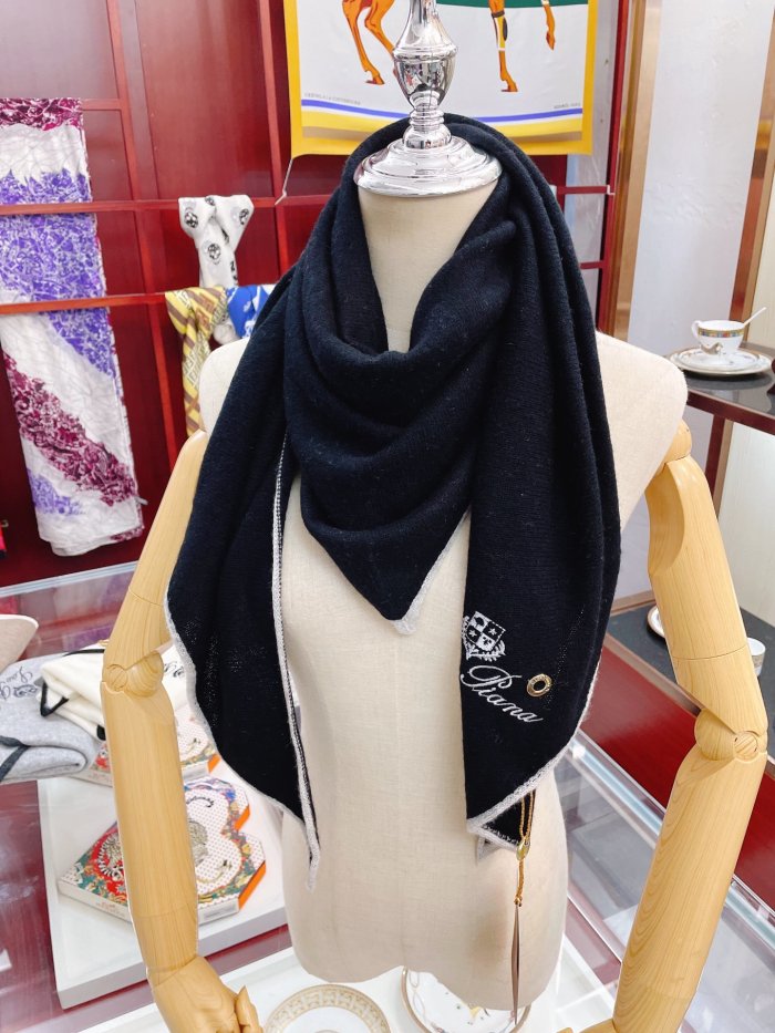 Other brand Scarves