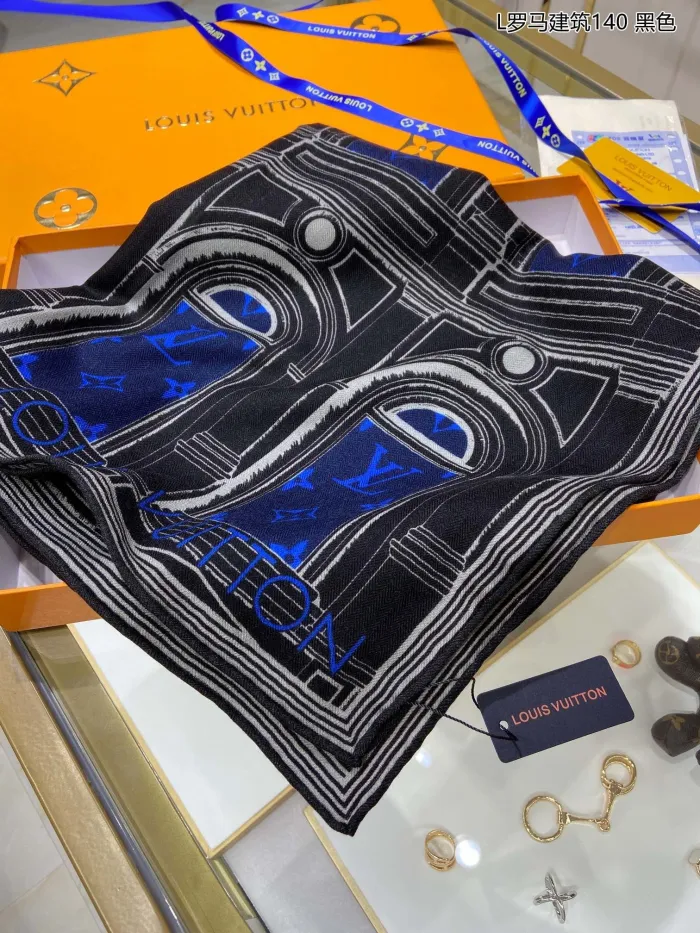 LOUIS VUITTON Scarves