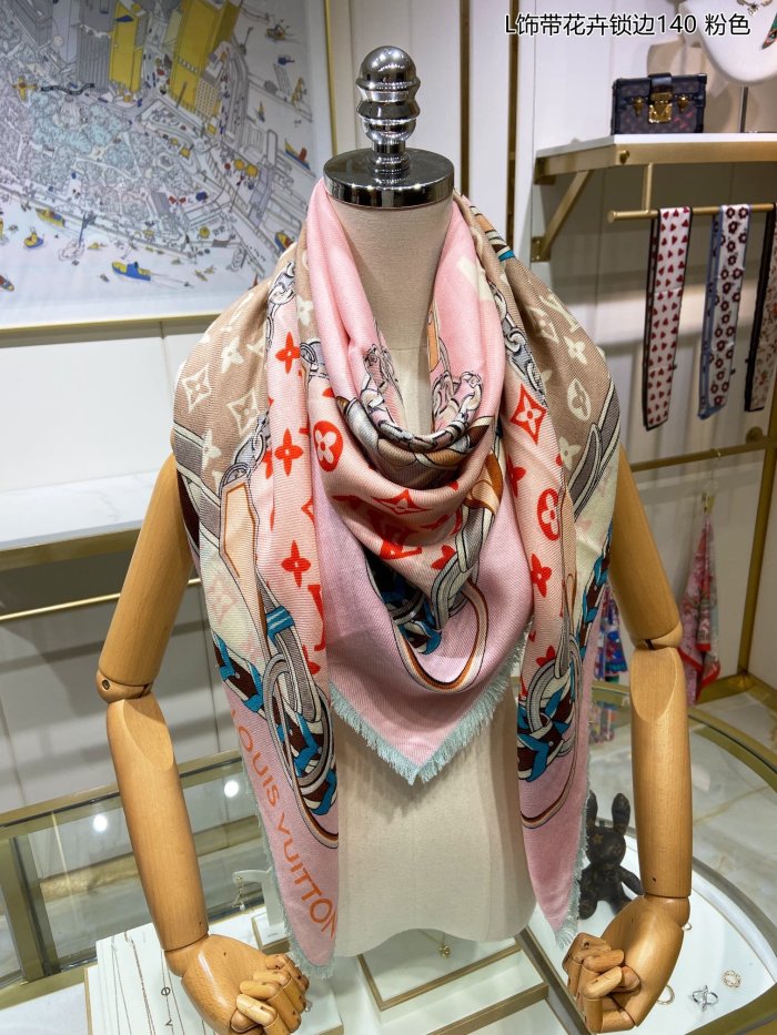 LOUIS VUITTON Scarves