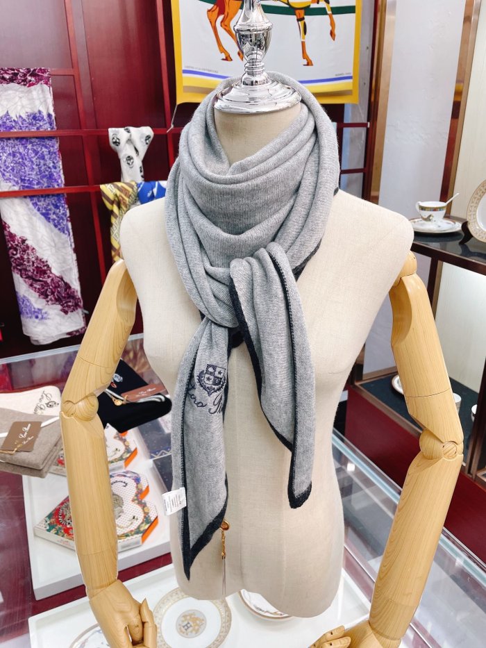 Other brand Scarves