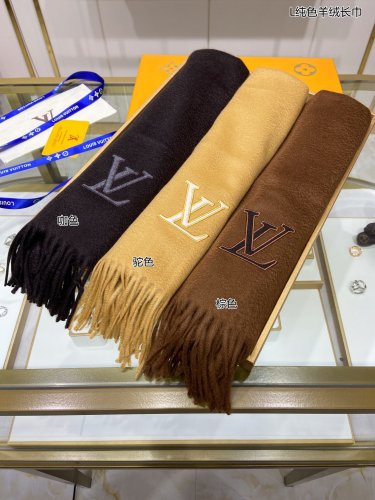 LOUIS VUITTON Scarves