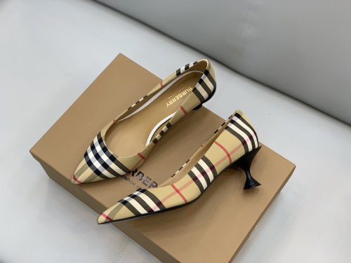 Burberry Women Shoes size 35-39 5.5CM